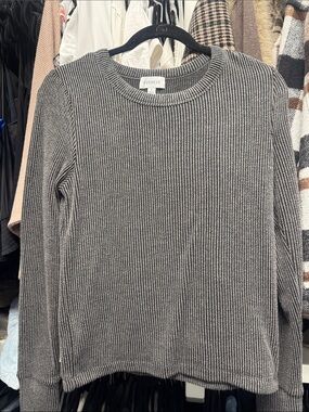 Evereve Ribbed Crewneck Sweater in Gray